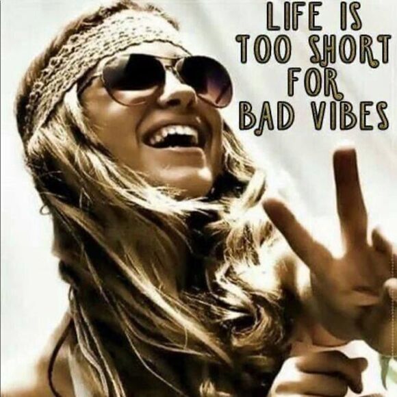 Raising triangle top with ruffles size Small with tags Ipsy bag - Picture 10 of 11